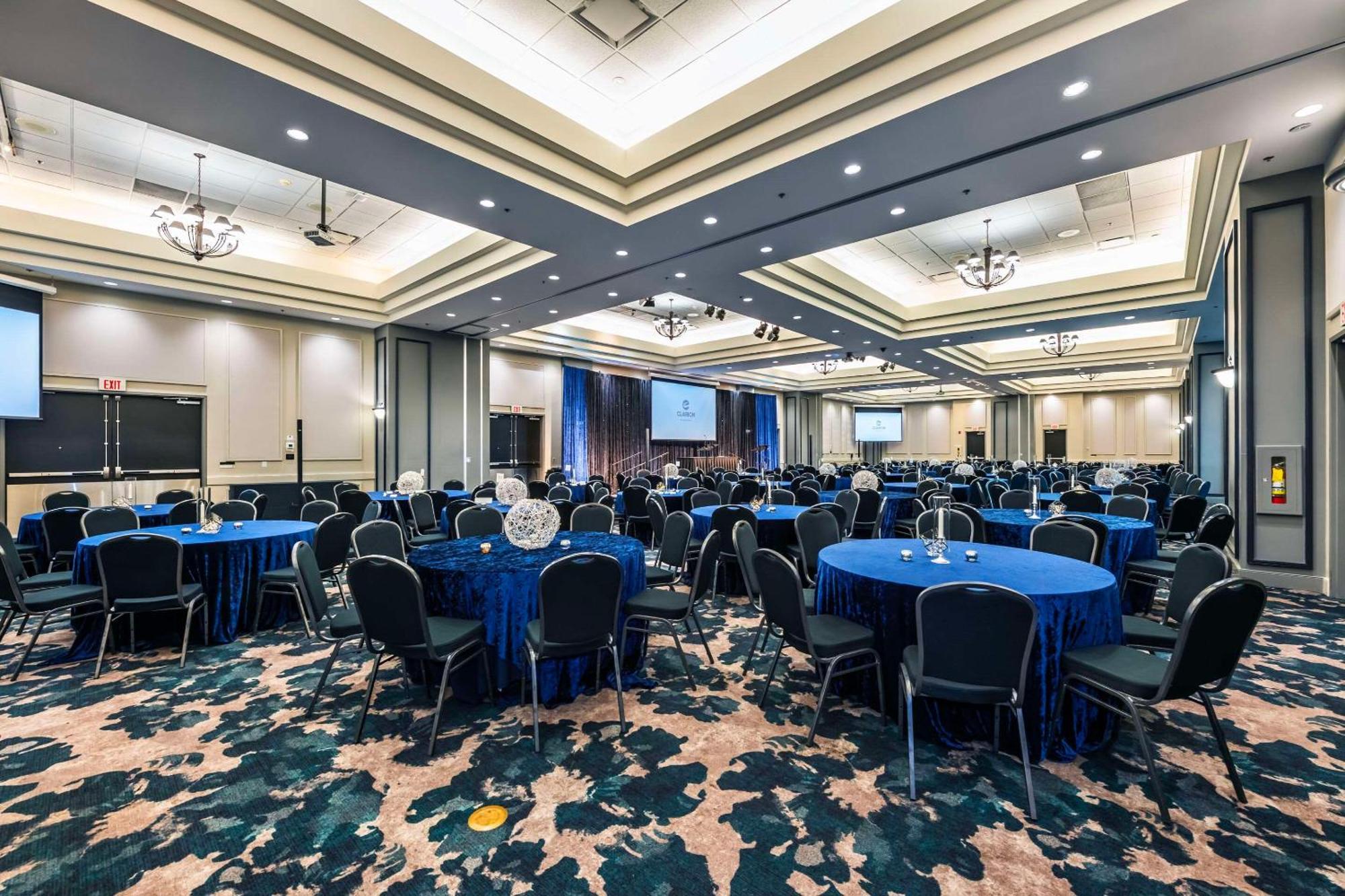 Clarion Hotel&Conference Centre Abbotsford Exterior foto